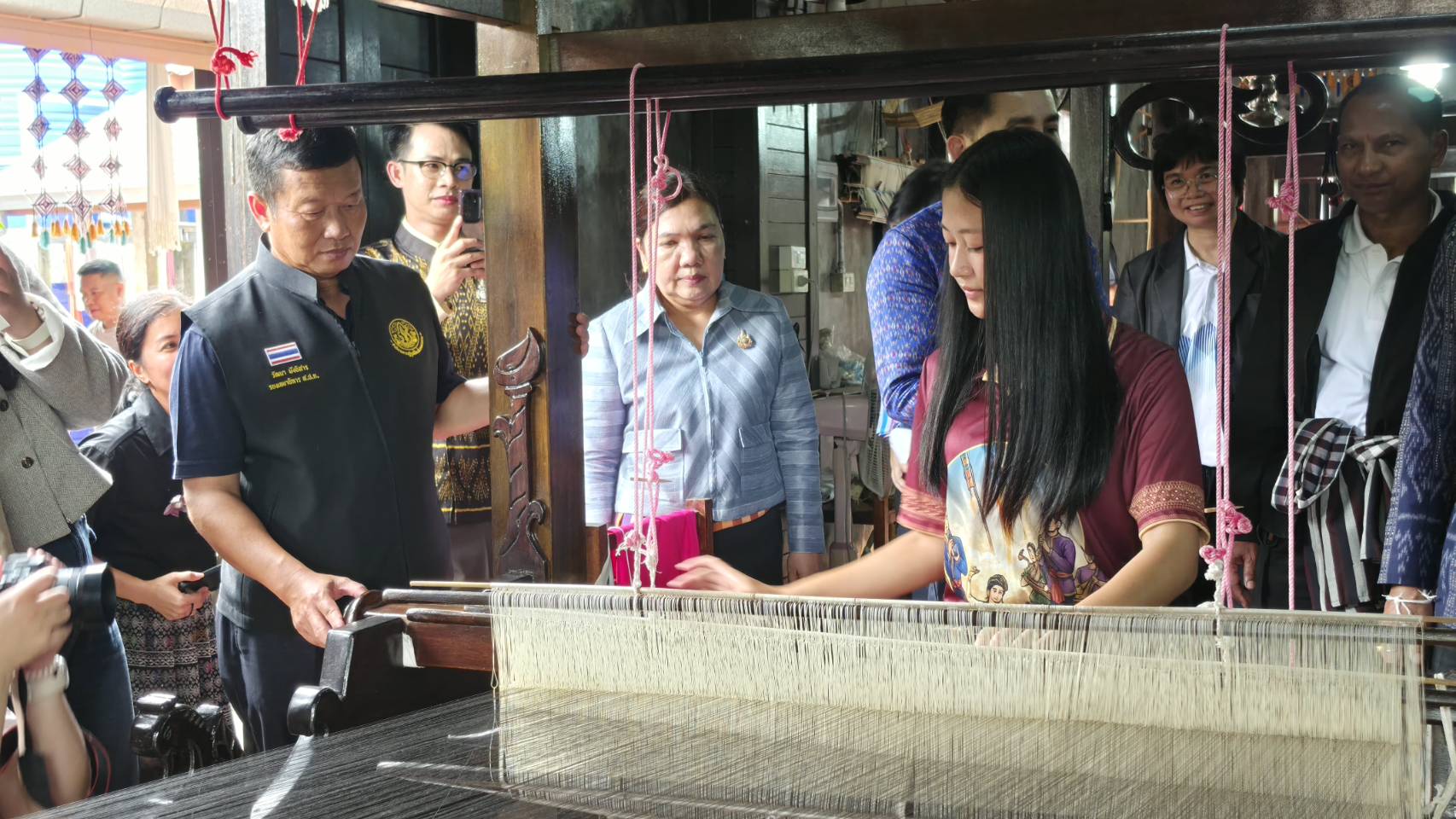title - ส.ป.ก. ร่วมพิธีเปิดงานประชาสัมพันธ์เปิดตัวแหล่งท่องเที่ยวเชิงเกษตรด้านหม่อนไหม 